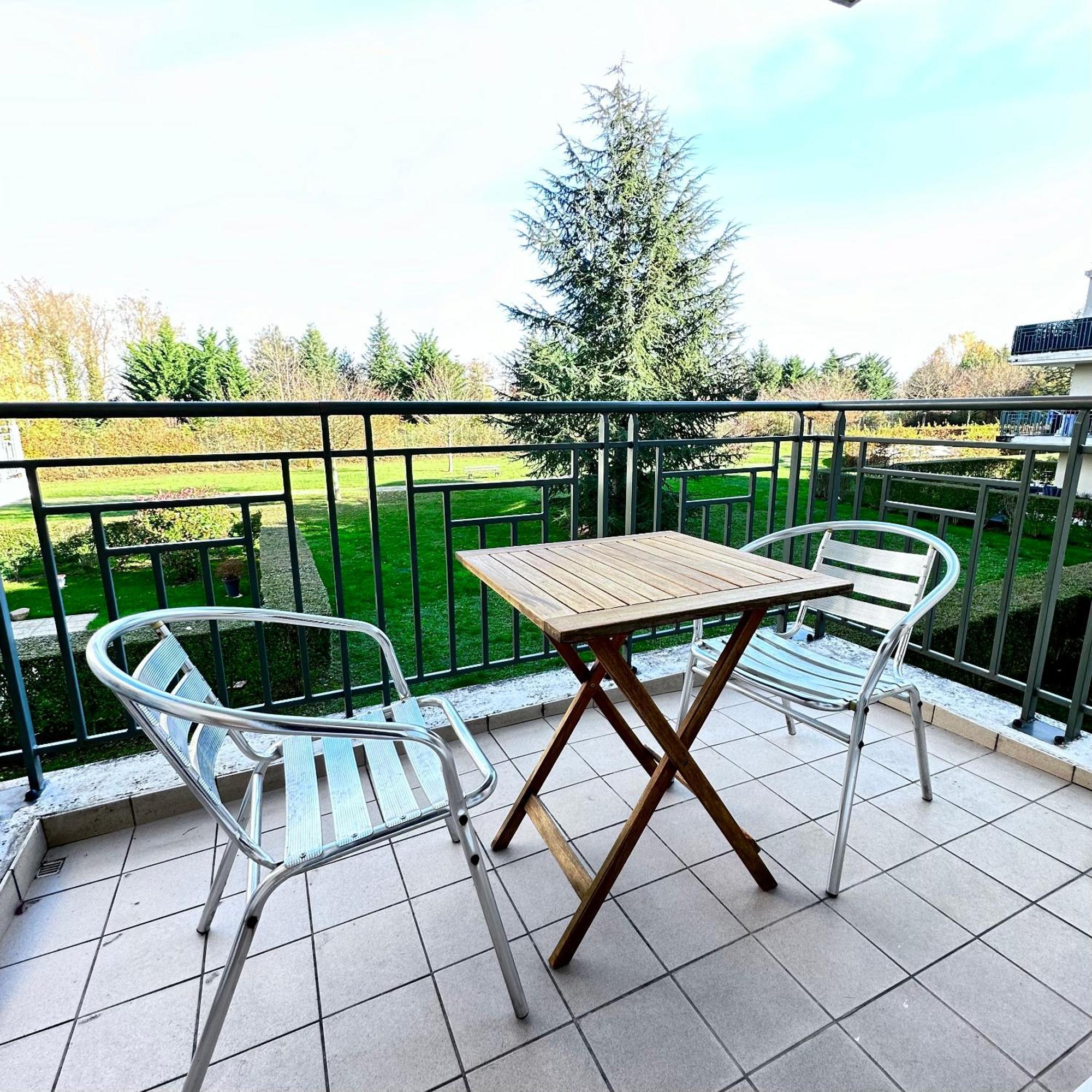 Beautiful Apartment * Parking* Disneyland 10 Min Montevrain Exterior photo